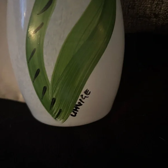 Kosta Boda Red Tulip Vase Hand Blown Glass by Ulrica Hydman Vallien wfdjnjc.com